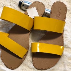🐥🐥Yellow sandals